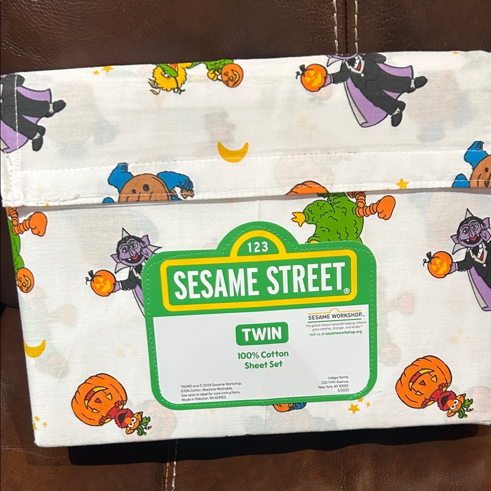 Sesame Street Halloween Twin Sheet Set - White and Orange